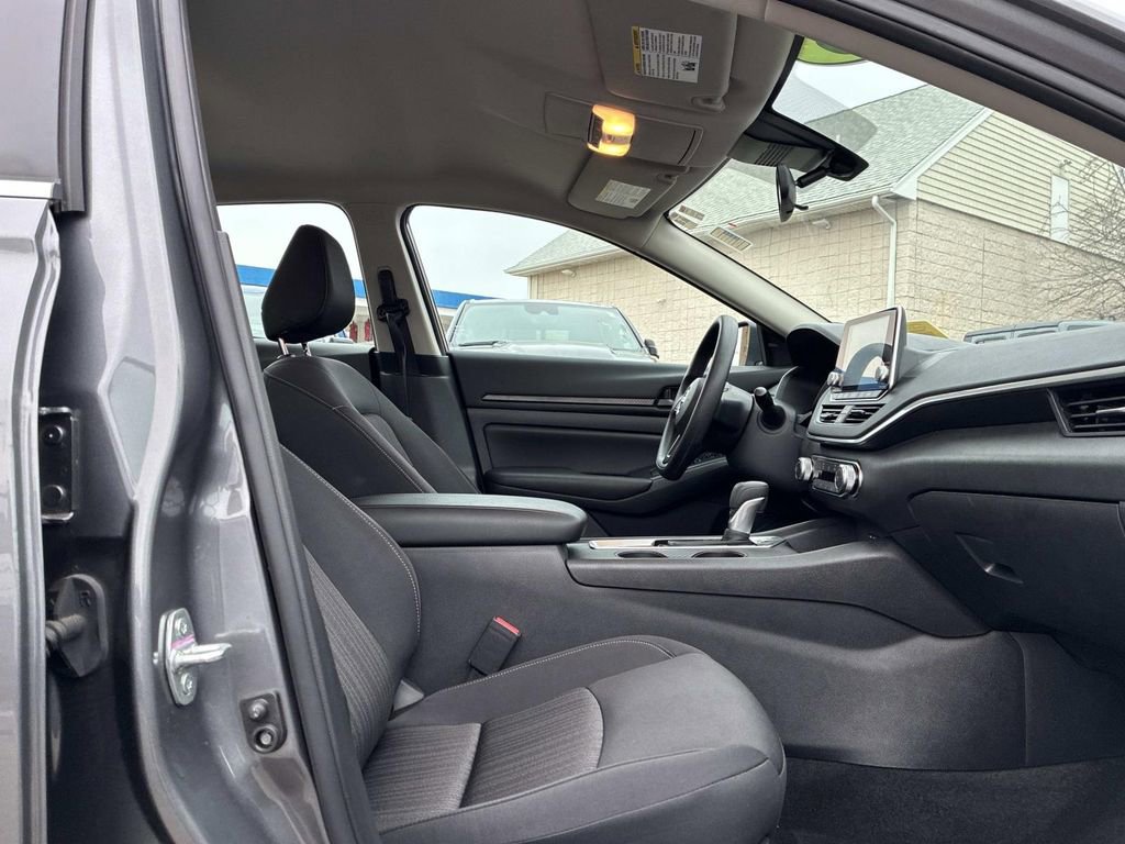 Used 2025 Nissan Altima 2.5 S image 9