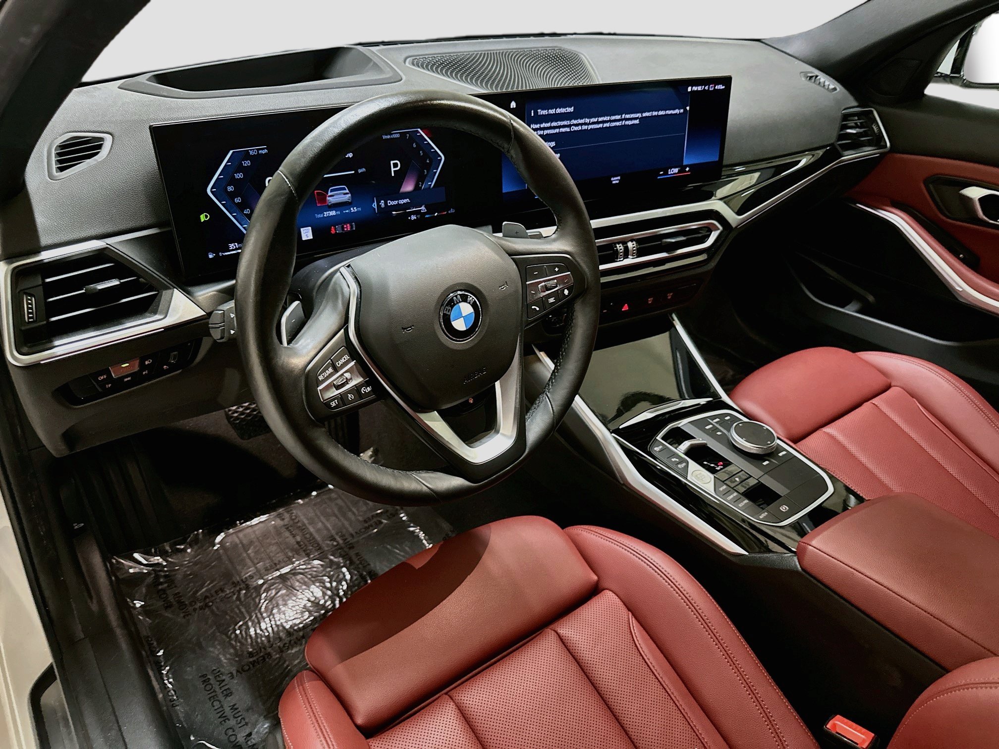 Used 2024 BMW 330i Sedan w/ Premium Package RWD image 9