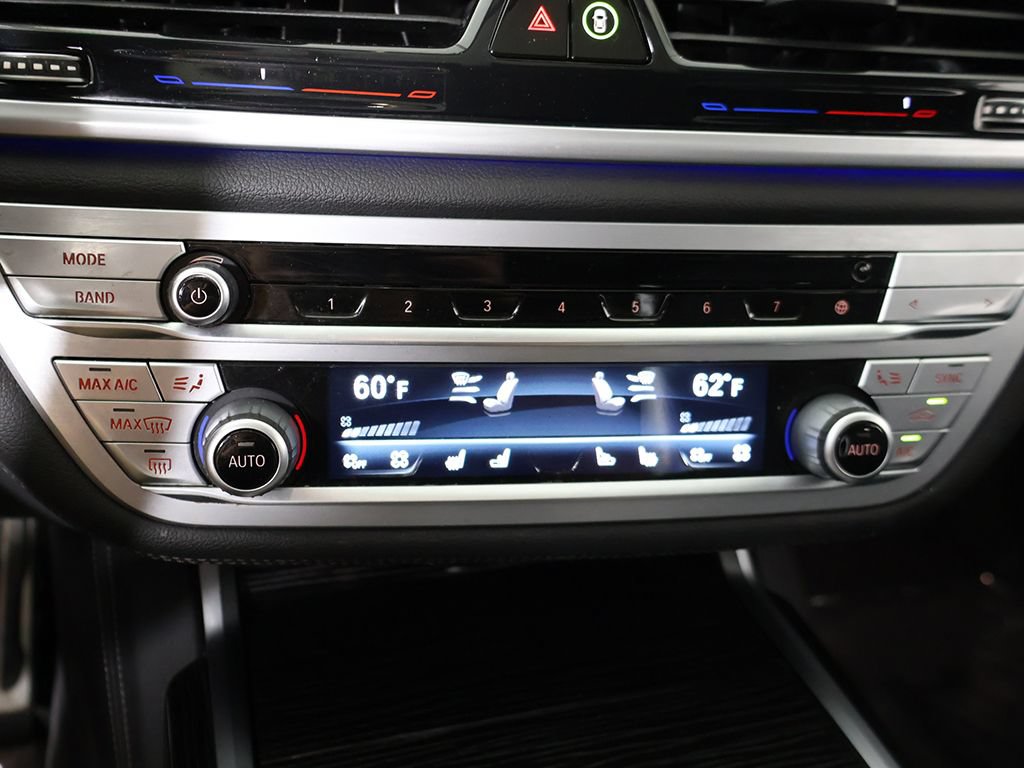 Used 2021 BMW 750i xDrive w/ M Sport Package AWD/4WD image 61