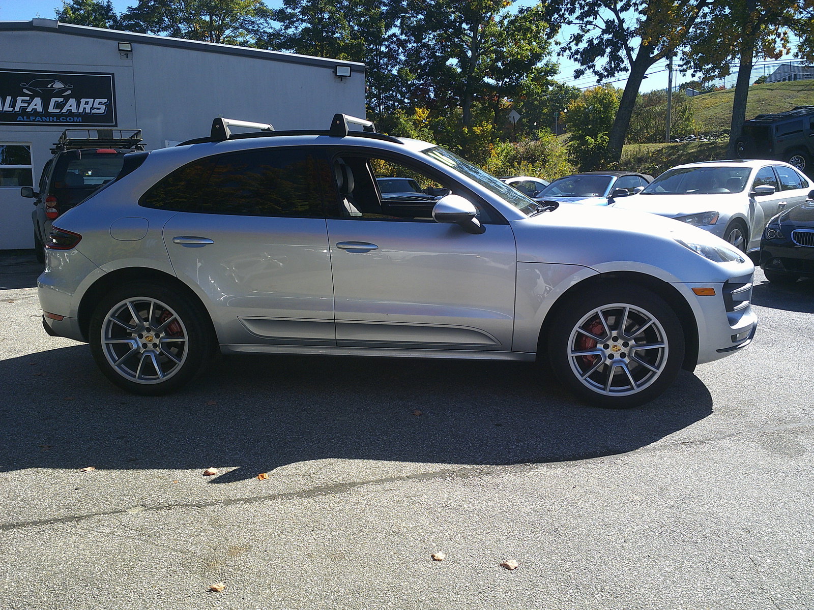 Used 2016 Porsche Macan Turbo w/ Premium Package Plus AWD/4WD image 4