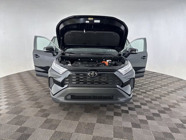 Used 2025 Toyota RAV4 XLE image 13