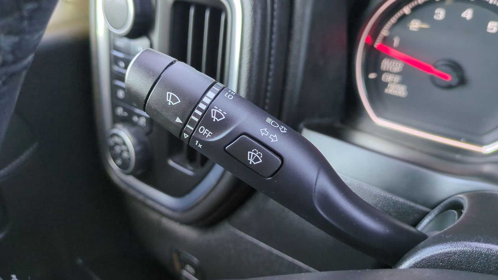 Used 2020 Chevrolet Silverado 1500 LT Trail Boss image 29