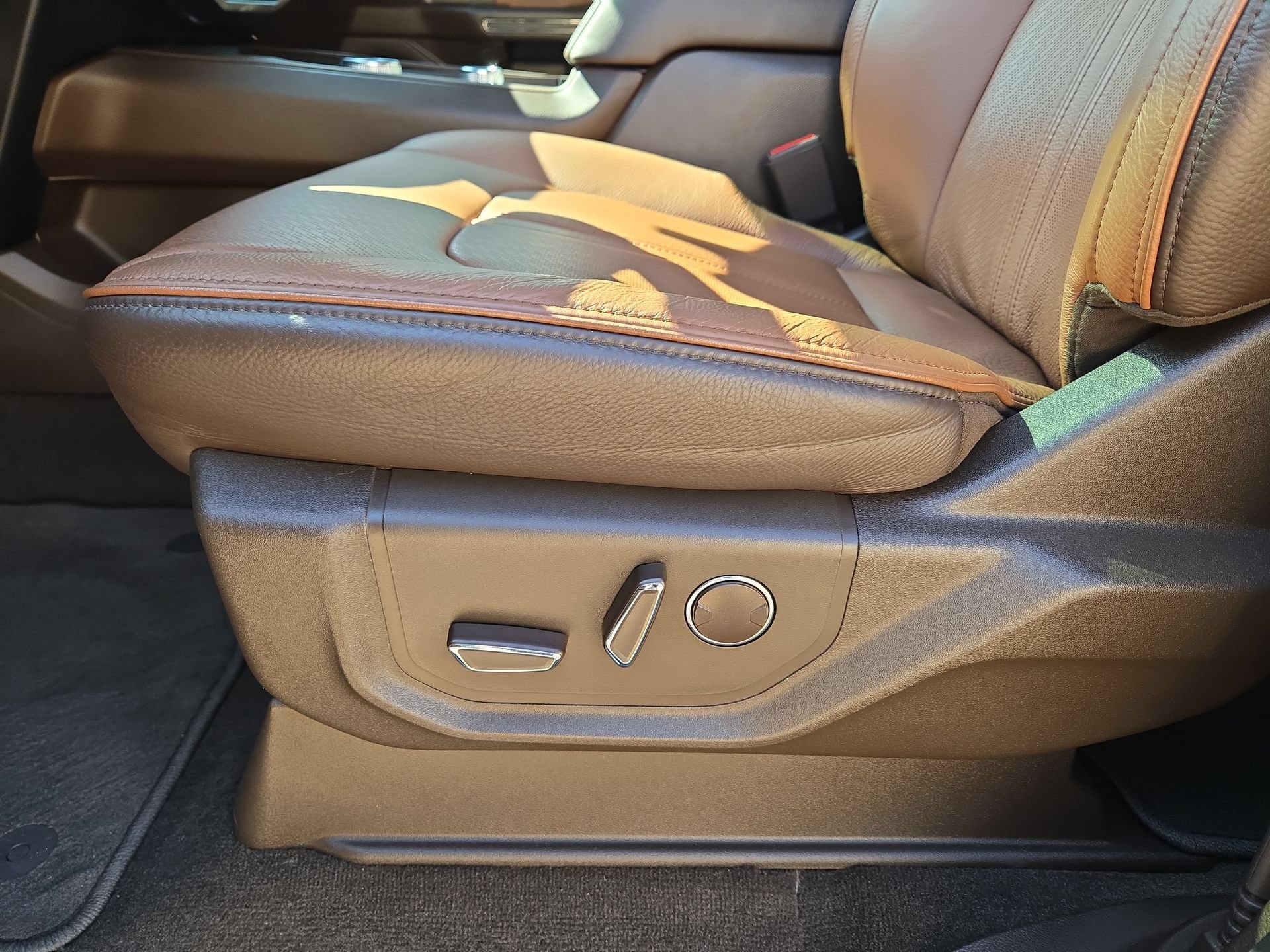 Used 2024 Ford Expedition King Ranch AWD/4WD image 17