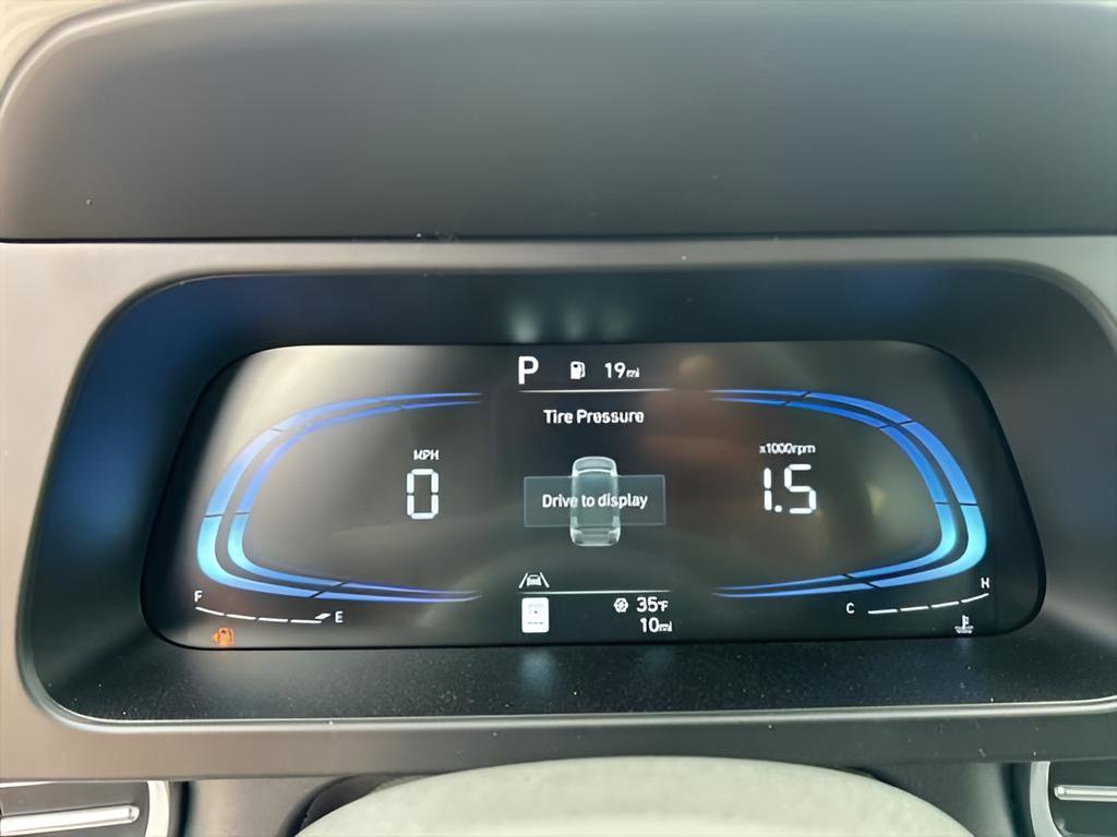 Used 2025 Hyundai Elantra Sport image 20