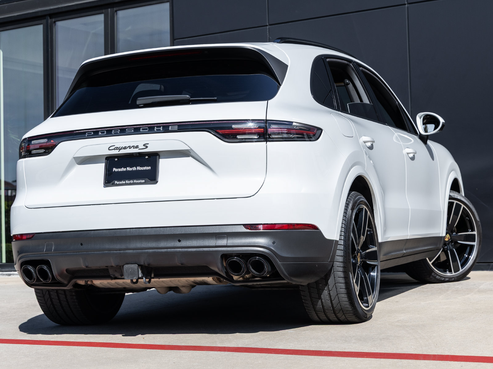 Certified 2023 Porsche Cayenne S Platinum AWD/4WD image 11