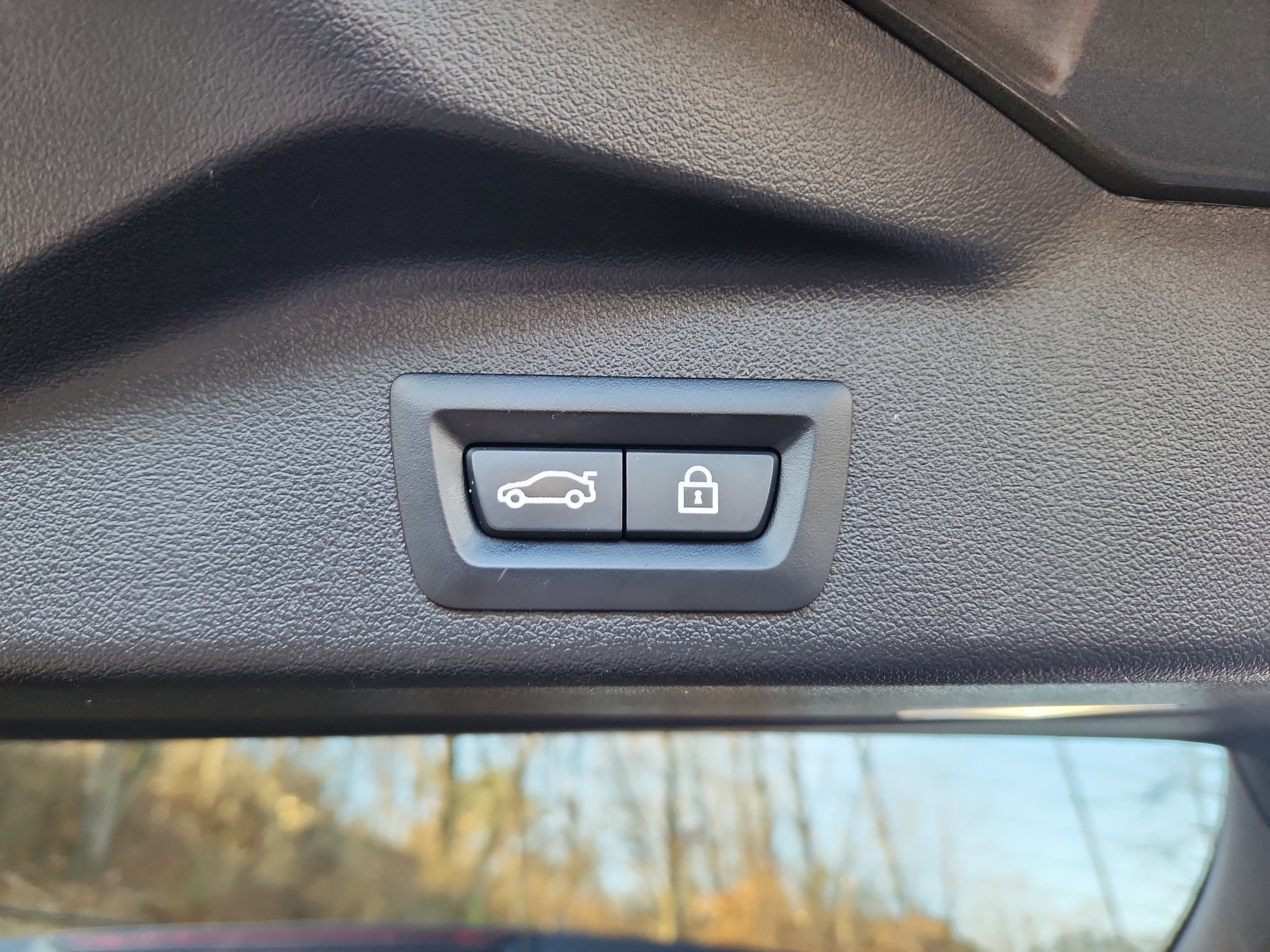 Used 2022 BMW X5 xDrive45e w/ Climate Comfort Package image 14