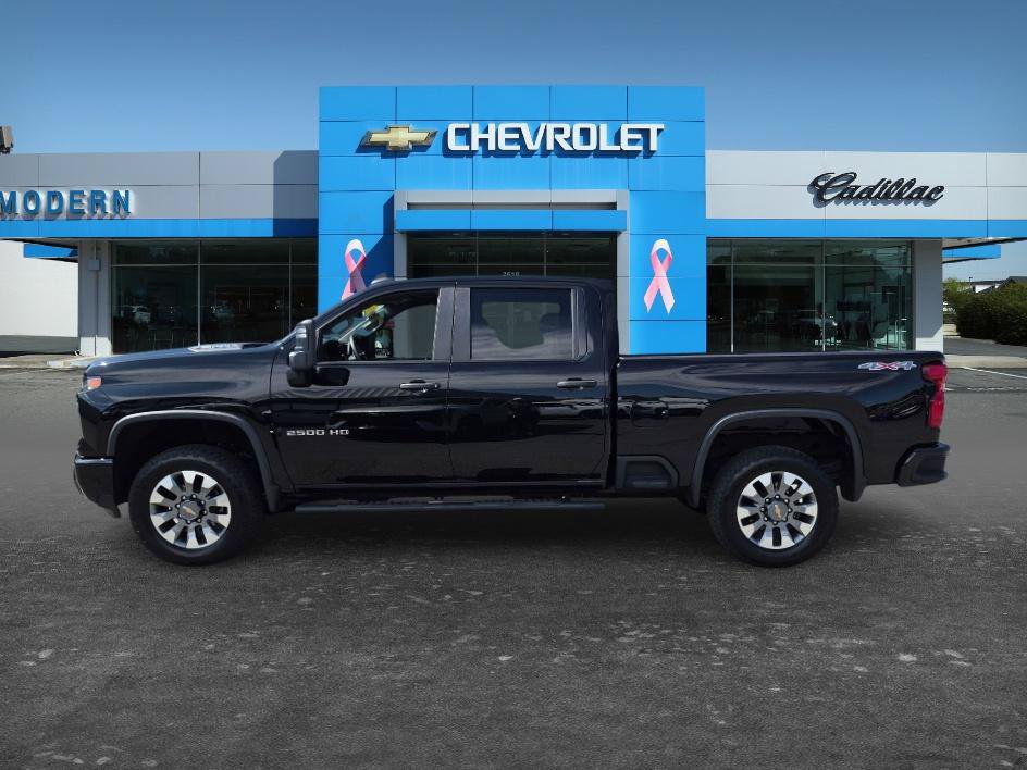 Used 2025 Chevrolet Silverado 2500 Custom AWD/4WD image 2