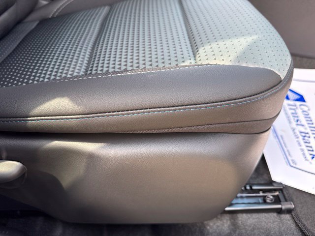 New 2026 Chevrolet Trax LT w/ Sunroof Package FWD image 19