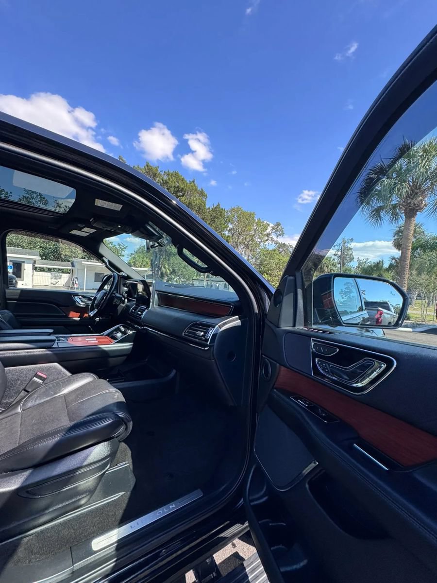 Used 2021 Lincoln Navigator L Reserve AWD/4WD image 10
