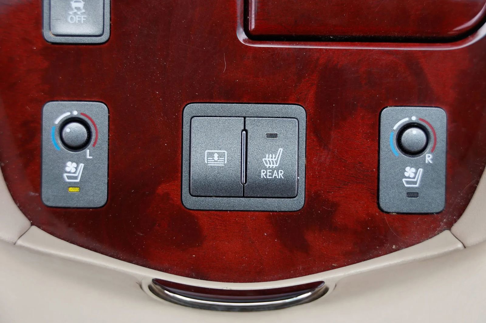 Used 2008 Lexus LS 460 RWD image 36