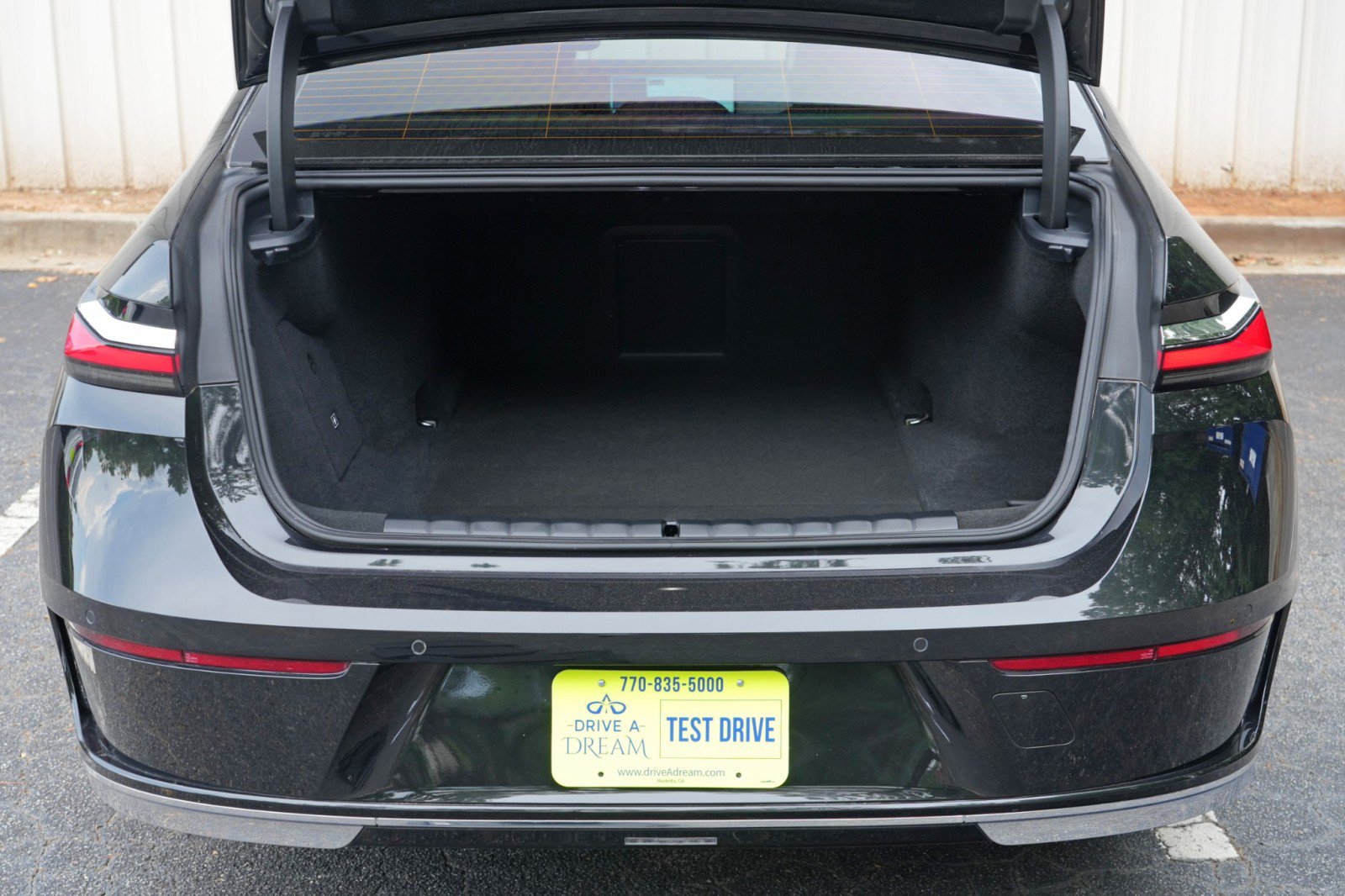 Used 2023 BMW i7 xDrive60 AWD/4WD image 10