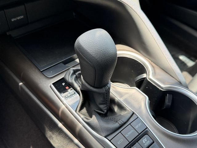 Used 2022 Toyota Camry LE FWD image 22