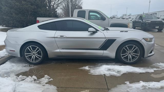 Used 2016 Ford Mustang Coupe image 8