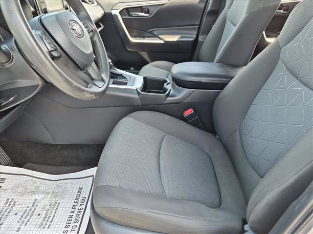 Used 2022 Toyota RAV4 XLE w/ Convenience Package FWD image 15