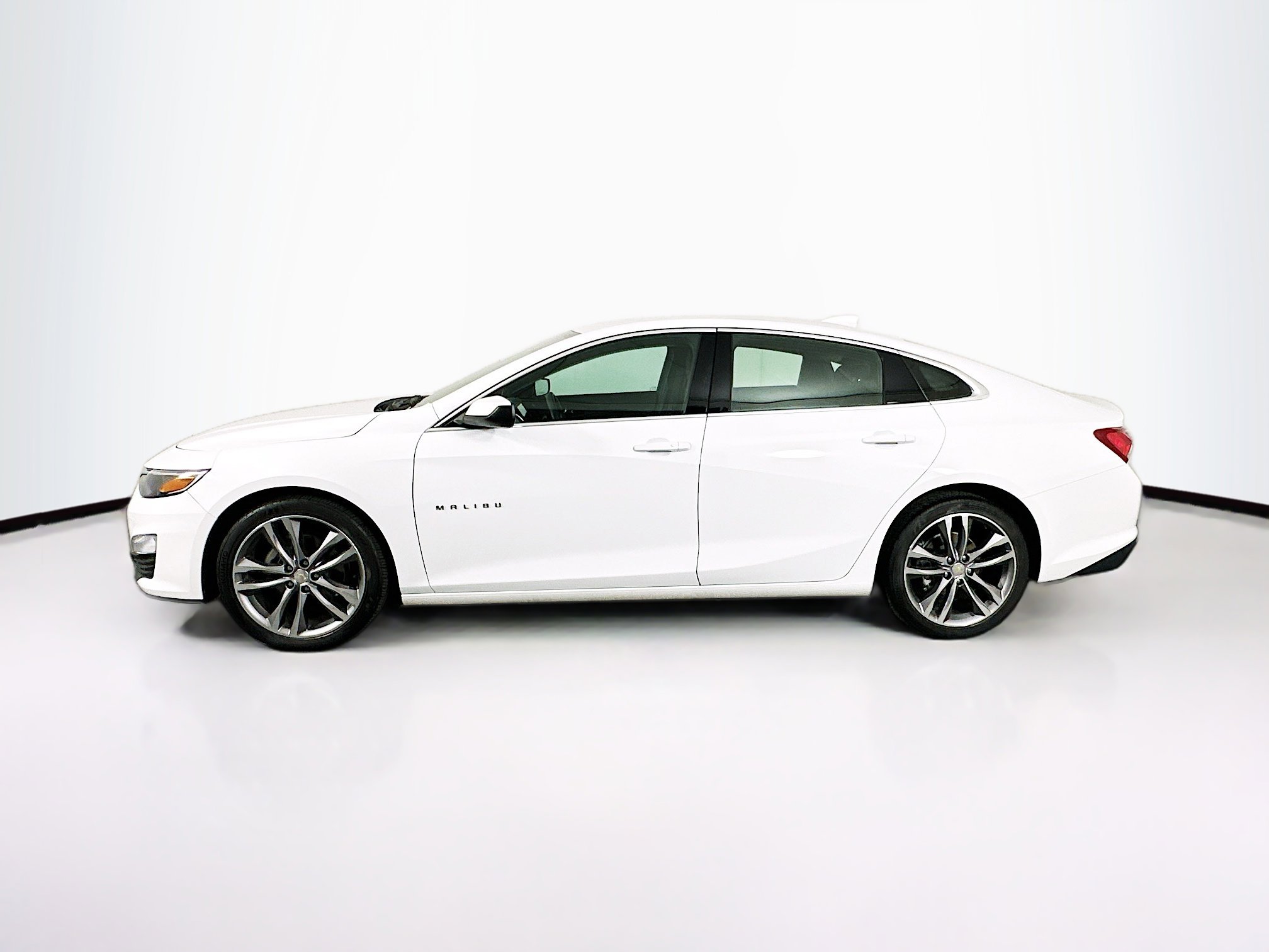 Used 2022 Chevrolet Malibu LT image 4