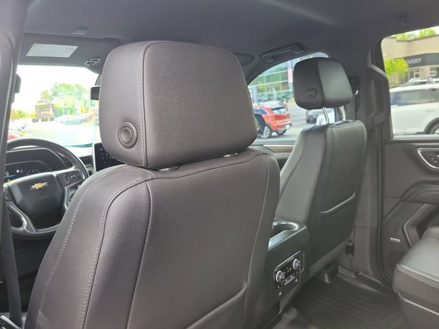 Used 2022 Chevrolet Tahoe LT w/ Luxury Package AWD/4WD image 12