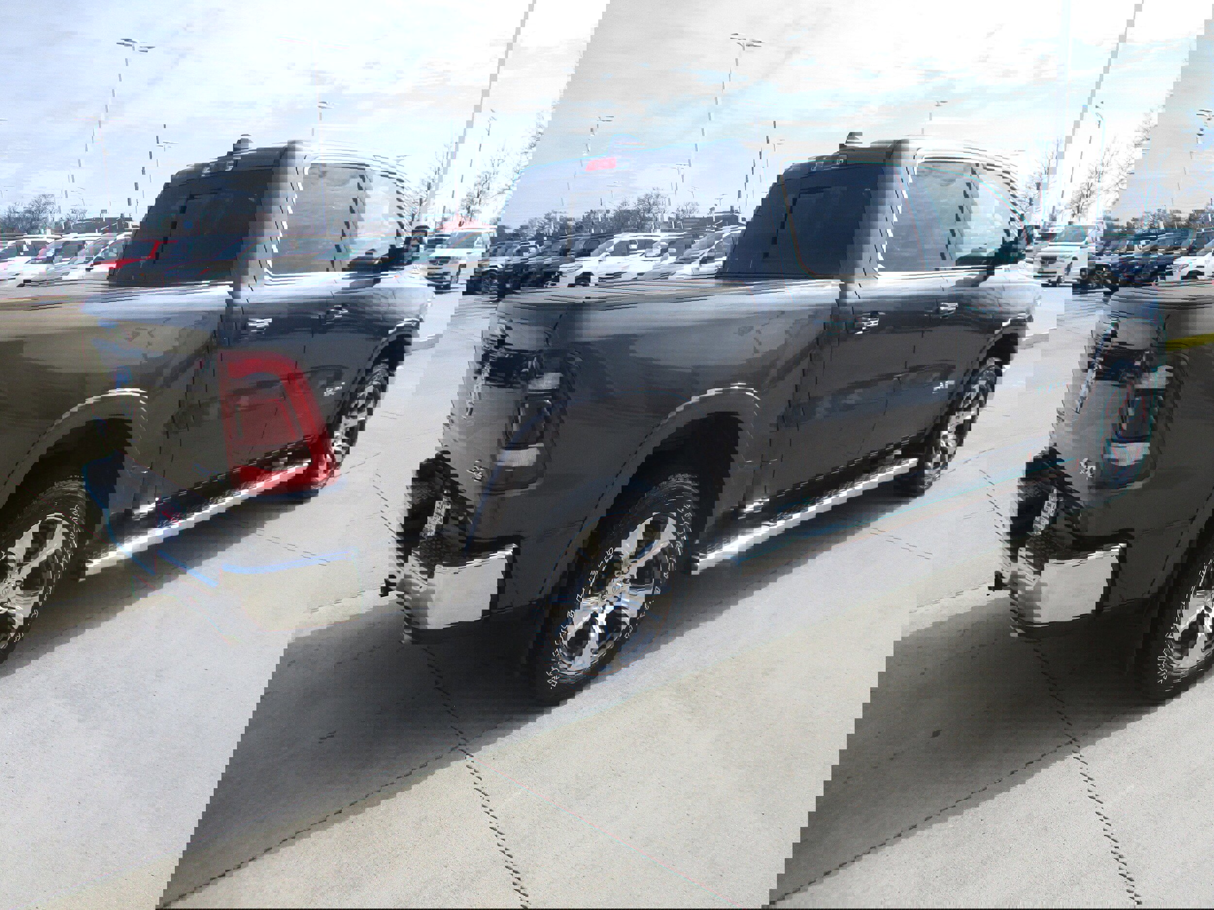 Used 2019 RAM 1500 Laramie image 9