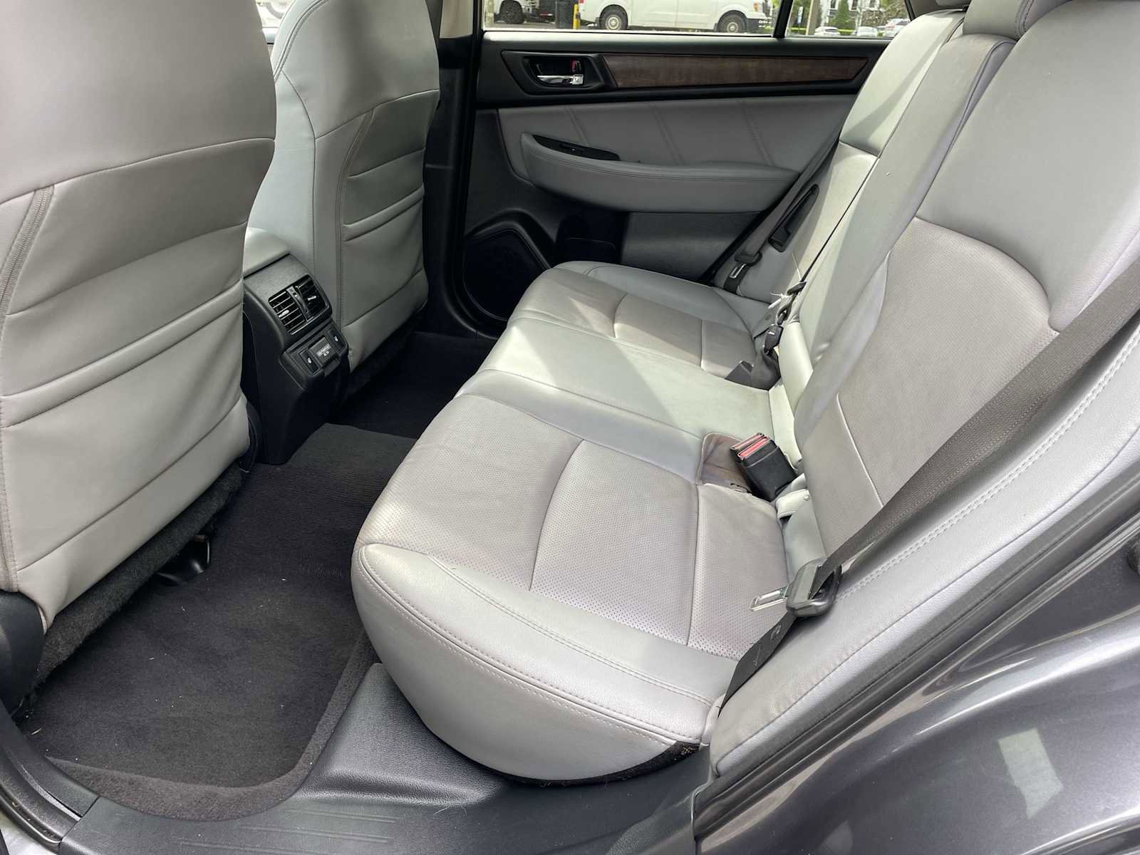 Used 2018 Subaru Outback 2.5i Limited image 9