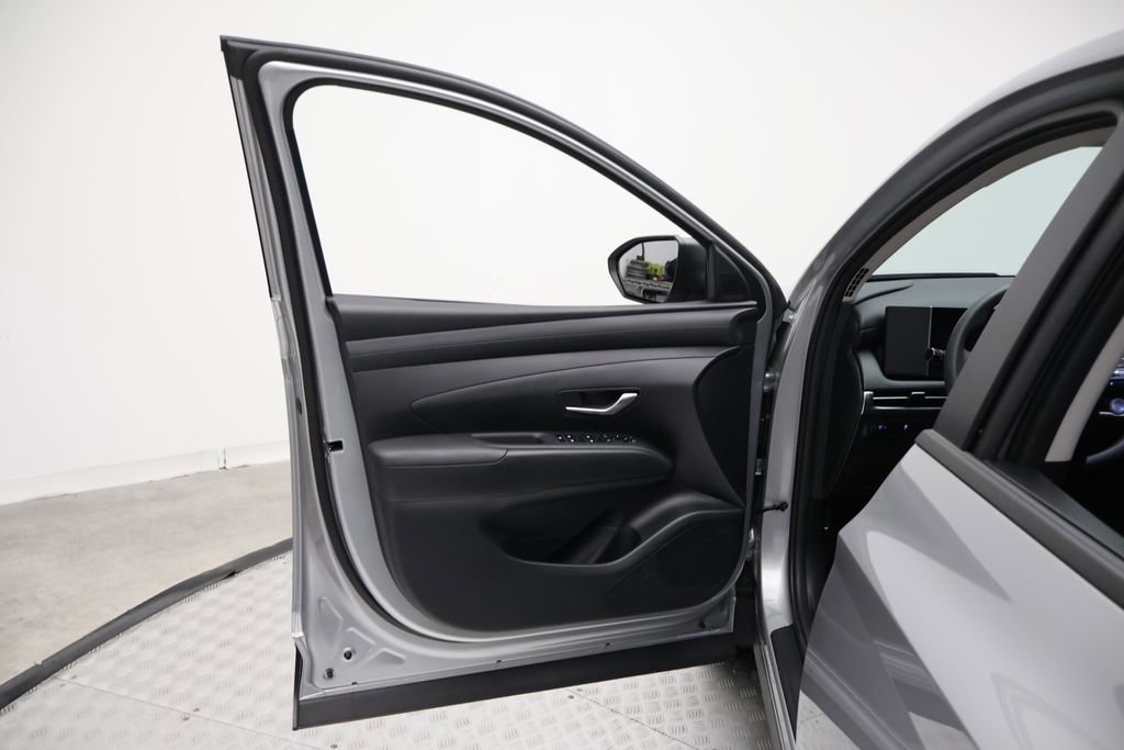Used 2026 Hyundai Tucson SE image 16