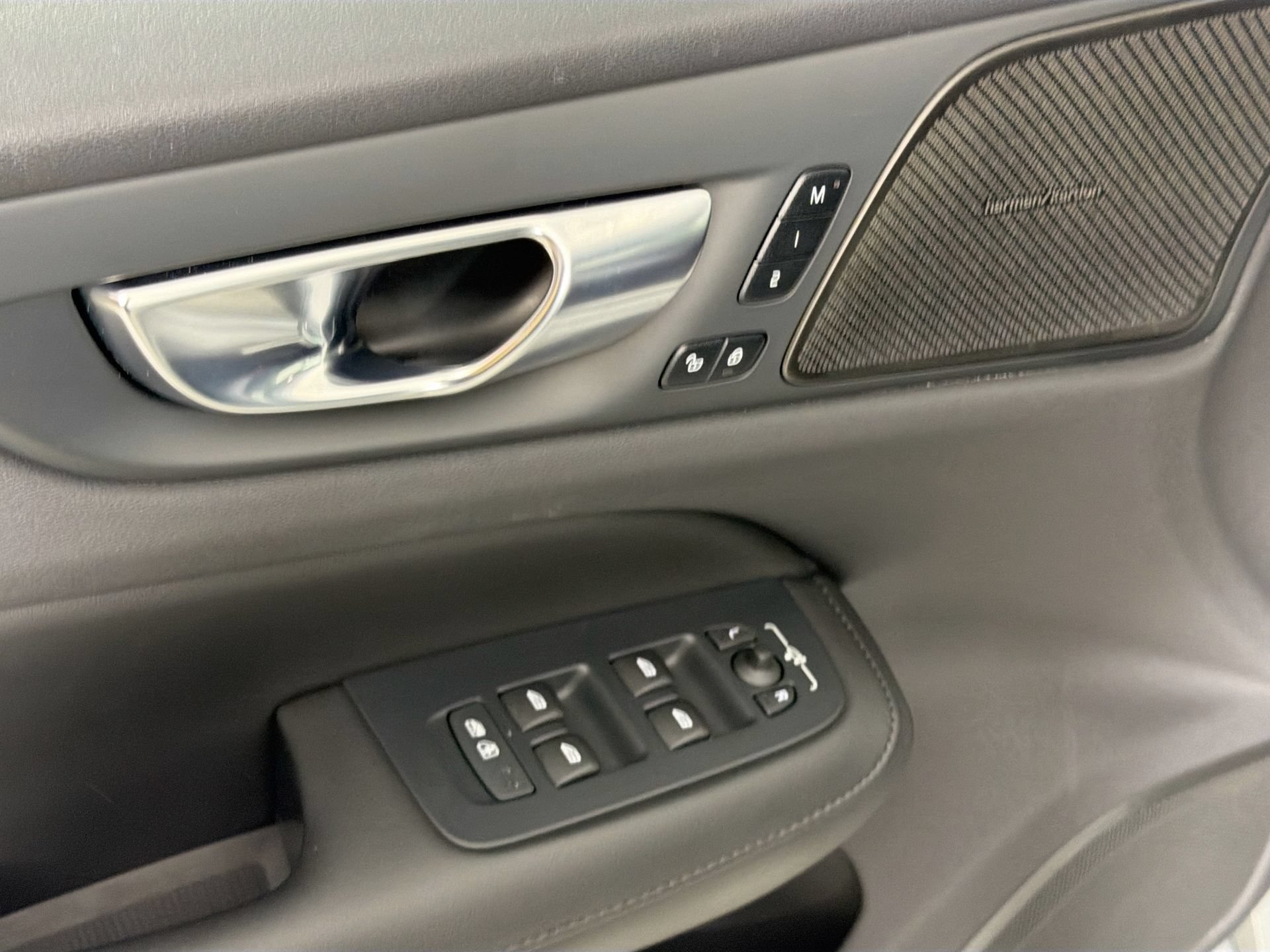 Certified 2024 Volvo S60 B5 Plus w/ Climate Package FWD image 19