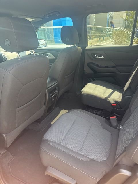 Used 2023 Chevrolet Traverse LT image 5