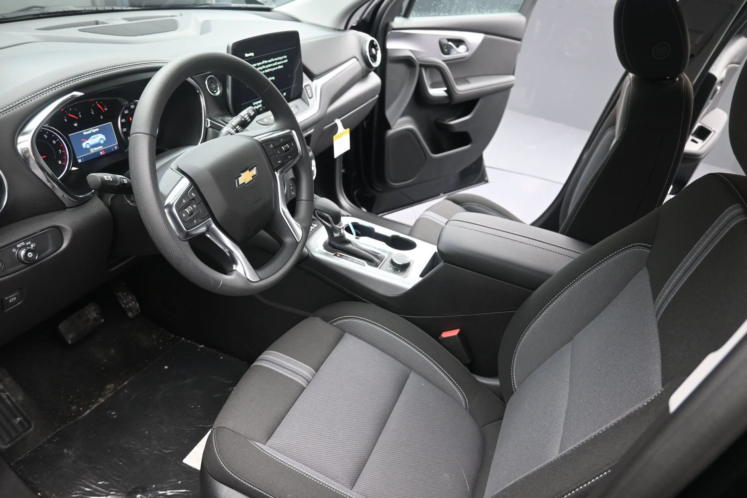 New 2026 Chevrolet Blazer LT w/ Convenience Package AWD/4WD image 18