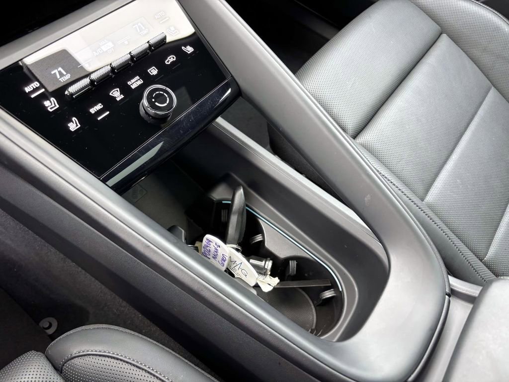 Used 2024 Porsche Macan 4 Electric image 34