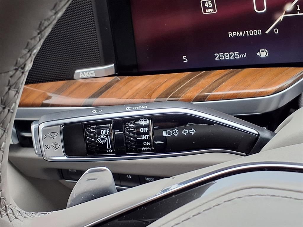 Used 2025 Cadillac Escalade Sport Platinum w/ LPO, ONYX Package image 20