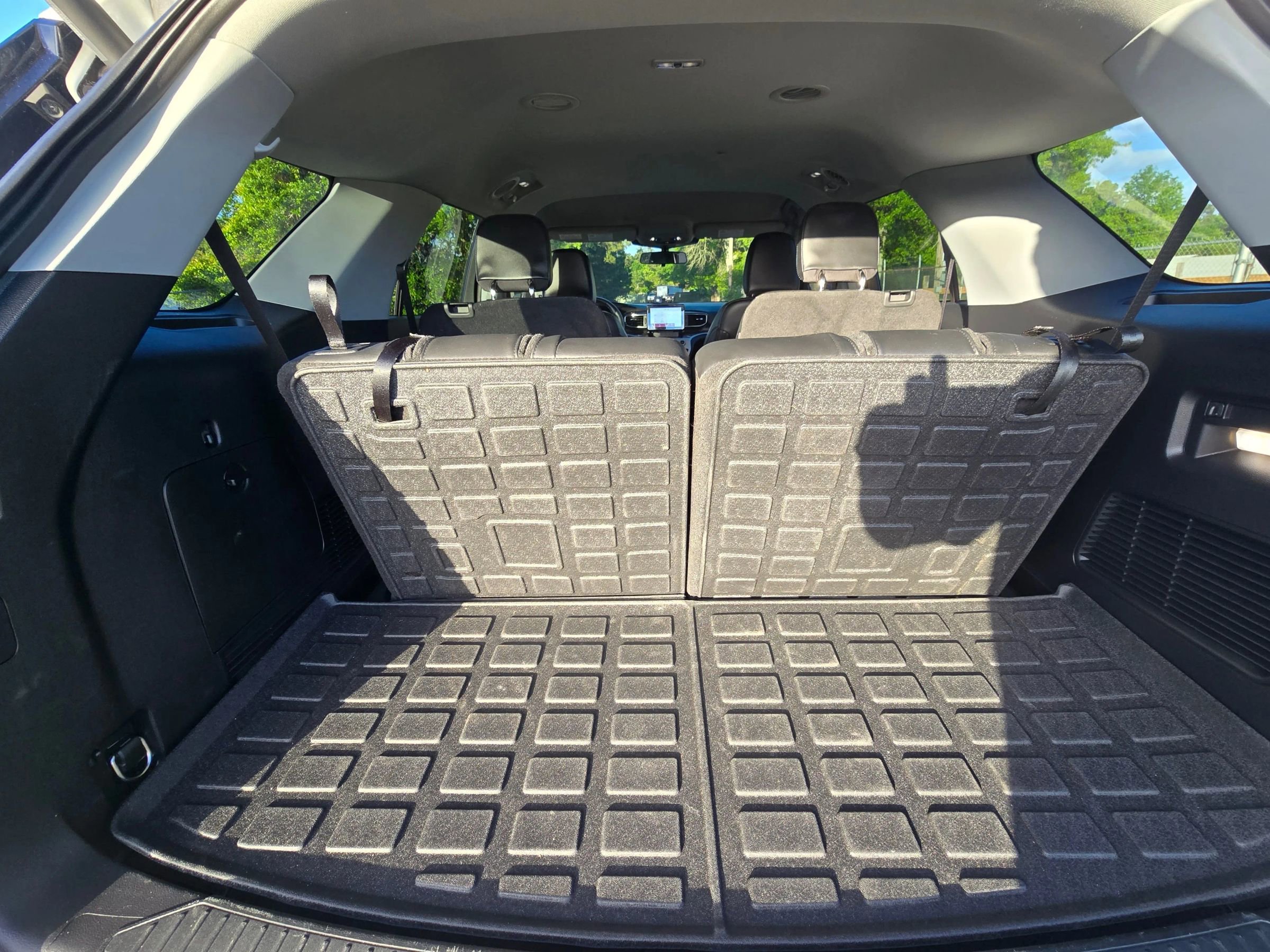 Used 2022 Ford Explorer XLT w/ Equipment Group 202A image 16