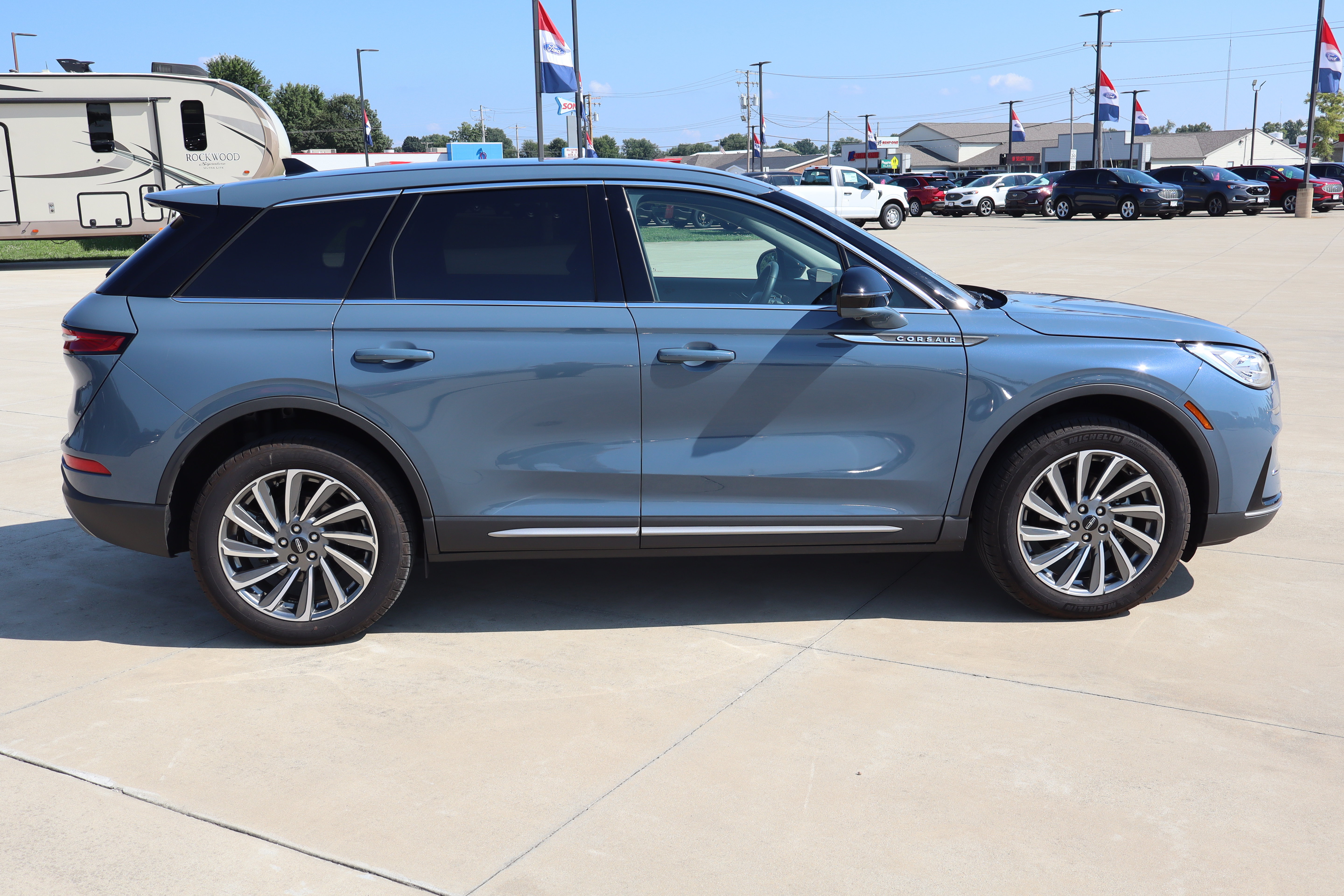 Used 2025 Lincoln Corsair Reserve AWD/4WD image 4