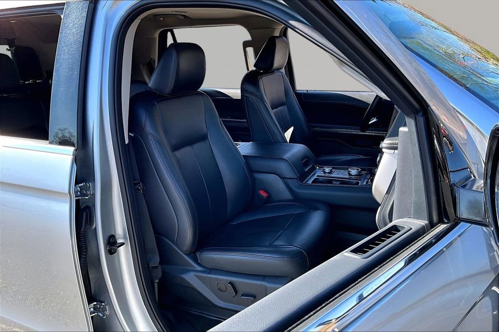 Used 2024 Ford Expedition XLT image 20