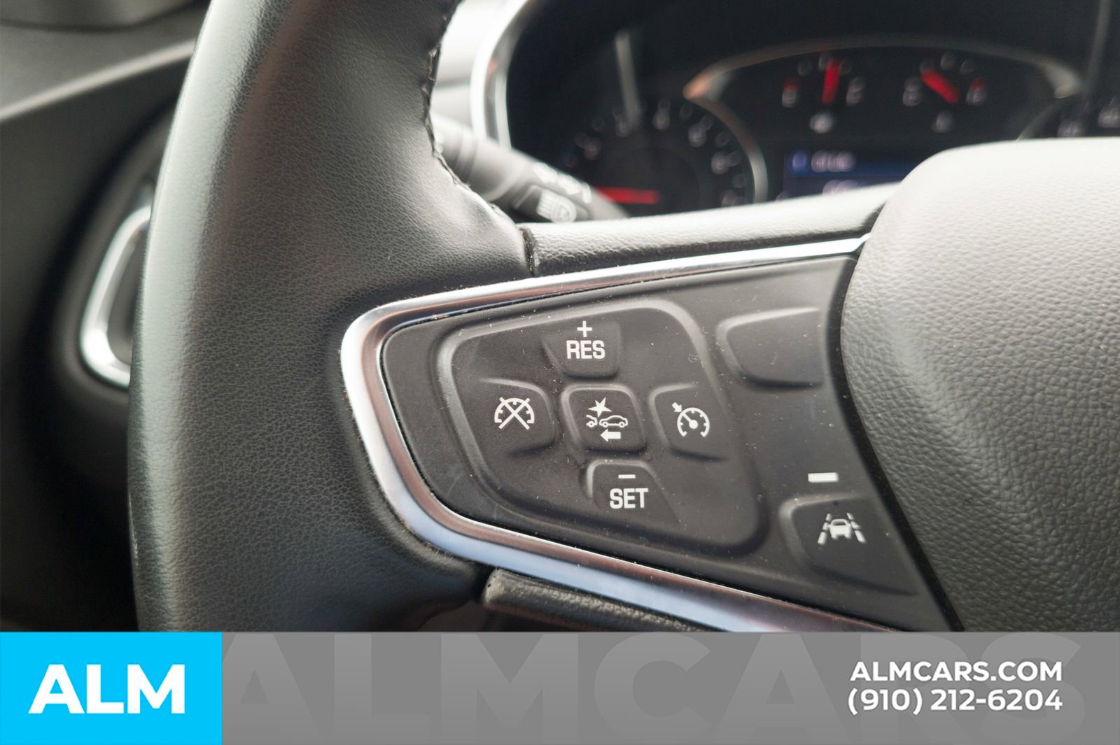 Used 2024 Chevrolet Equinox LT FWD image 32