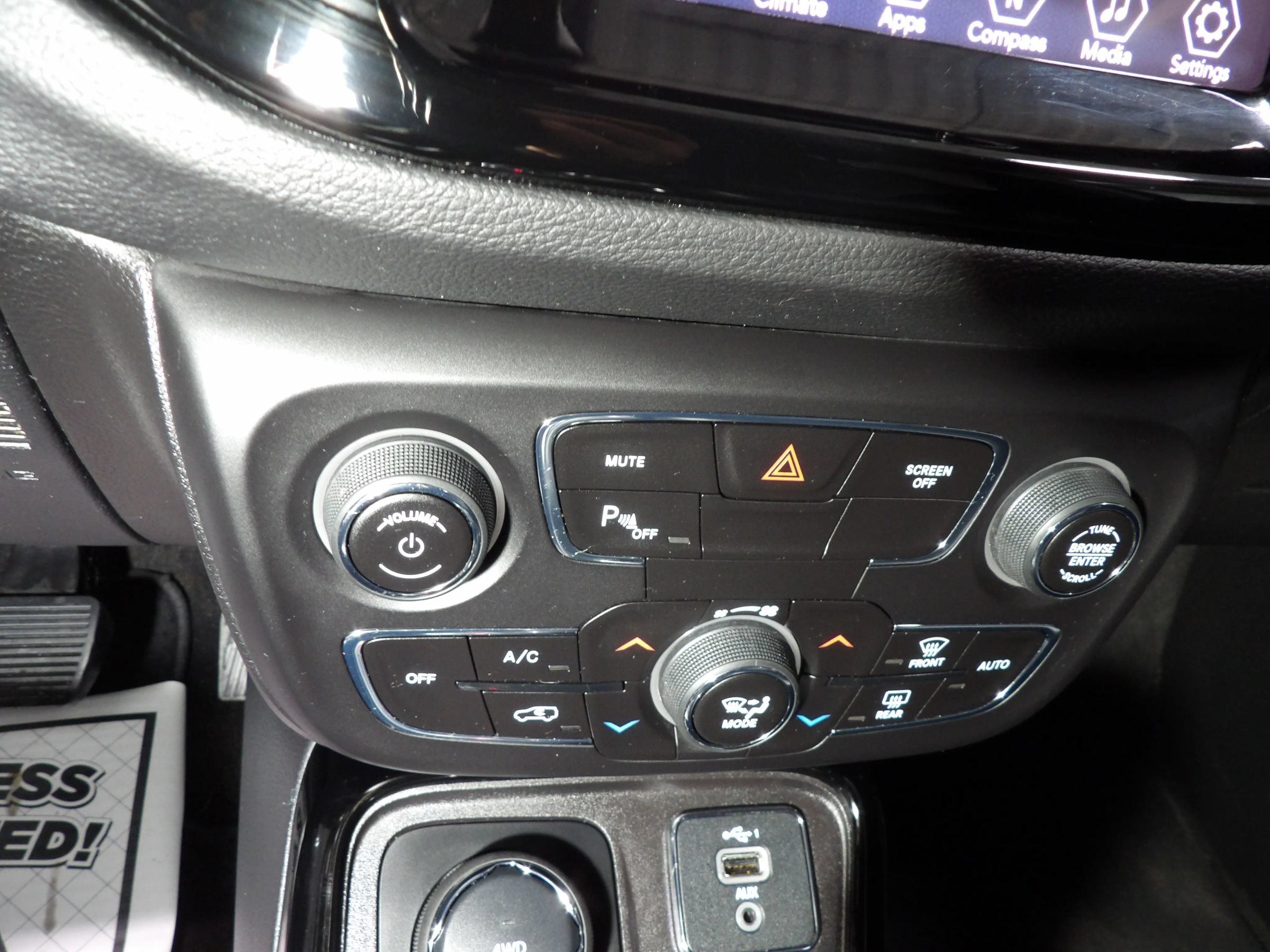 Used 2019 Jeep Compass Limited w/ Safety & Security Group AWD/4WD image 17