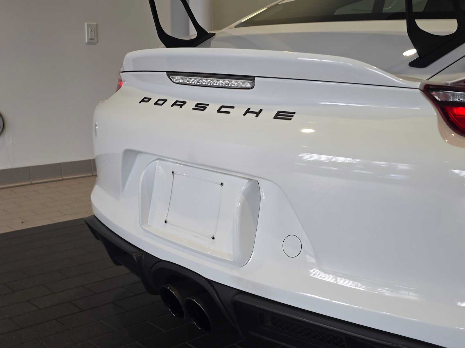 Used 2016 Porsche Cayman GT4 RWD image 16