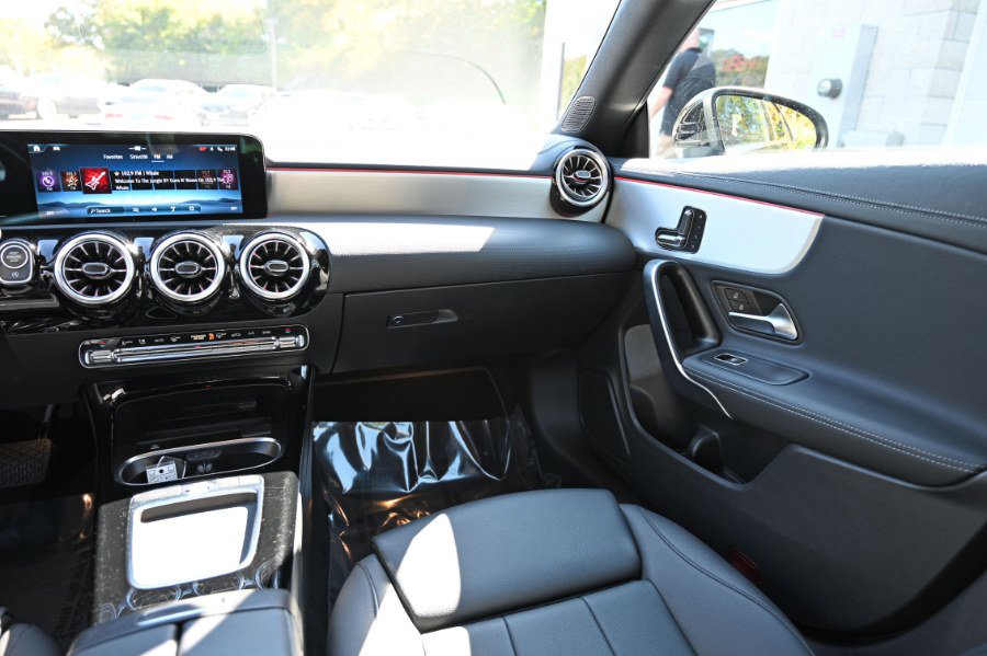 Used 2025 Mercedes-Benz CLA 250 4MATIC image 14