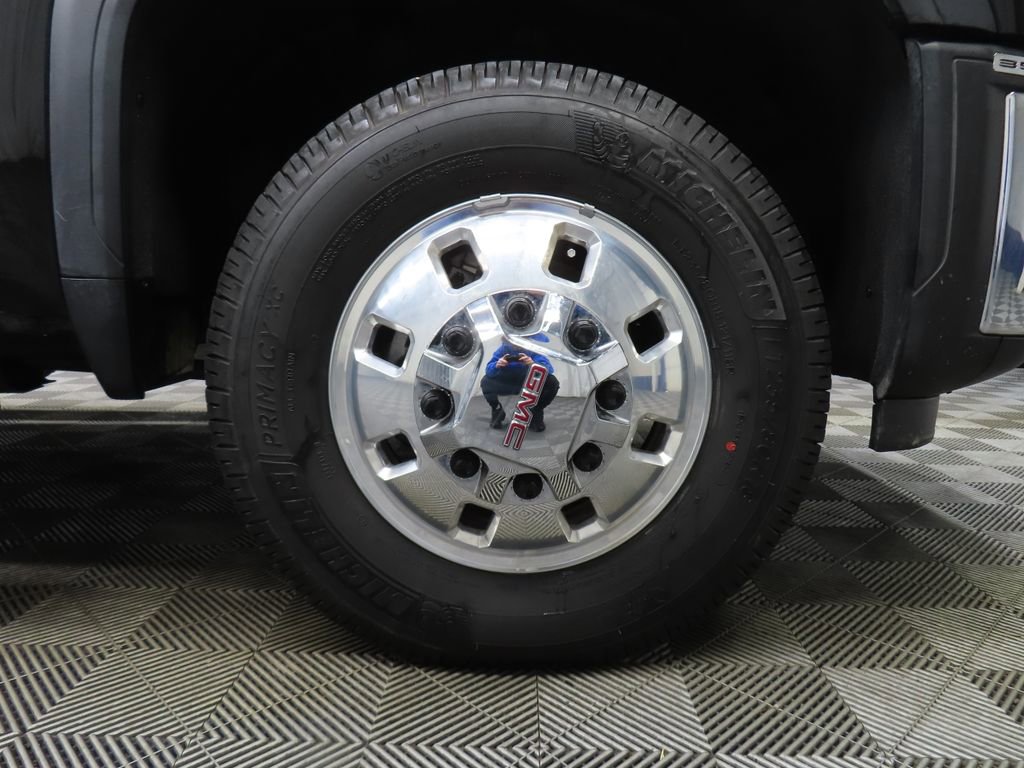Used 2024 GMC Sierra 3500 SLT w/ SLT Premium Package image 7