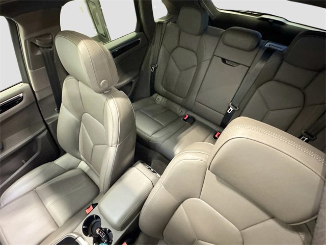 Used 2025 Porsche Macan image 23