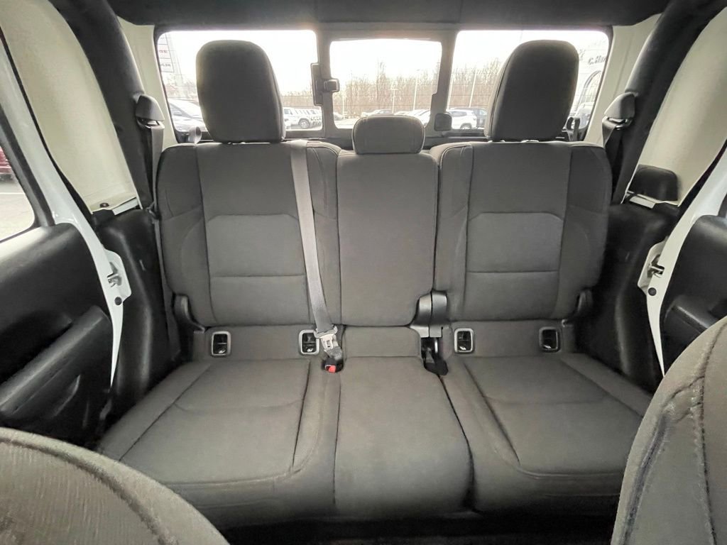 Used 2022 Jeep Gladiator Willys image 17