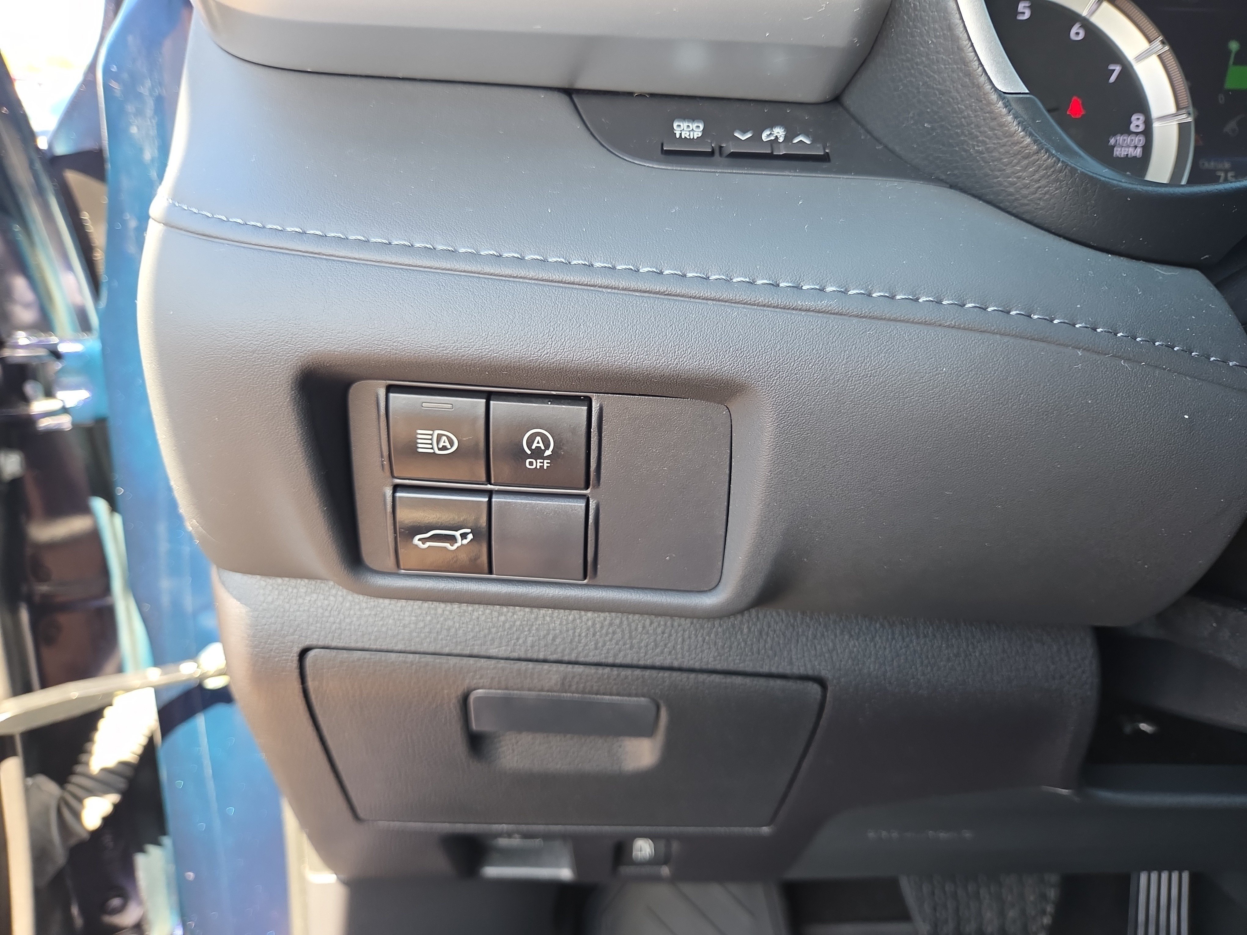 Used 2023 Toyota Highlander XLE AWD/4WD image 27