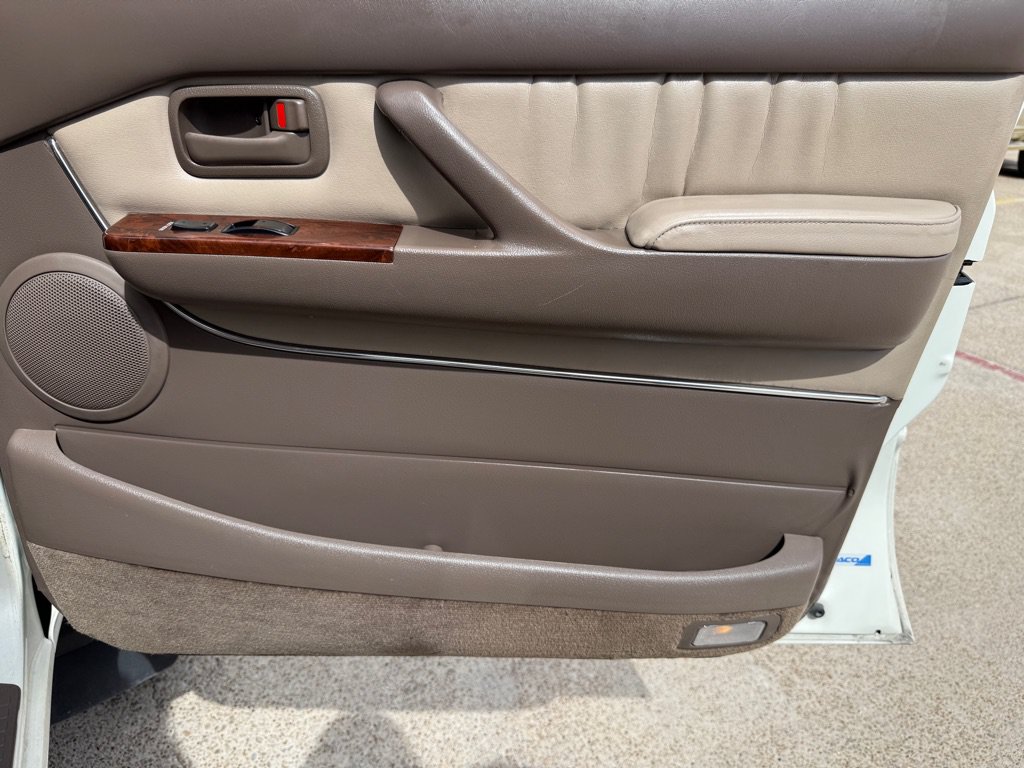 Used 1997 Toyota Land Cruiser w/ Leather Trim Pkg AWD/4WD image 24