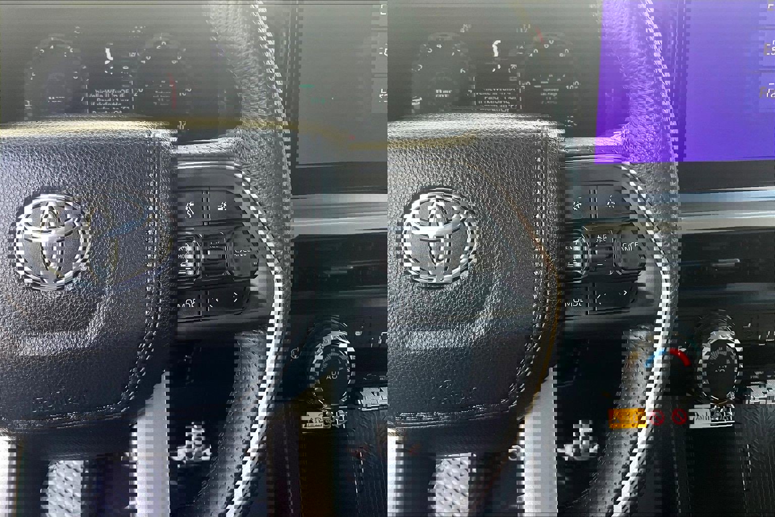 Used 2024 Toyota Tacoma TRD Sport w/ TRD Sport Upgrade Package image 24