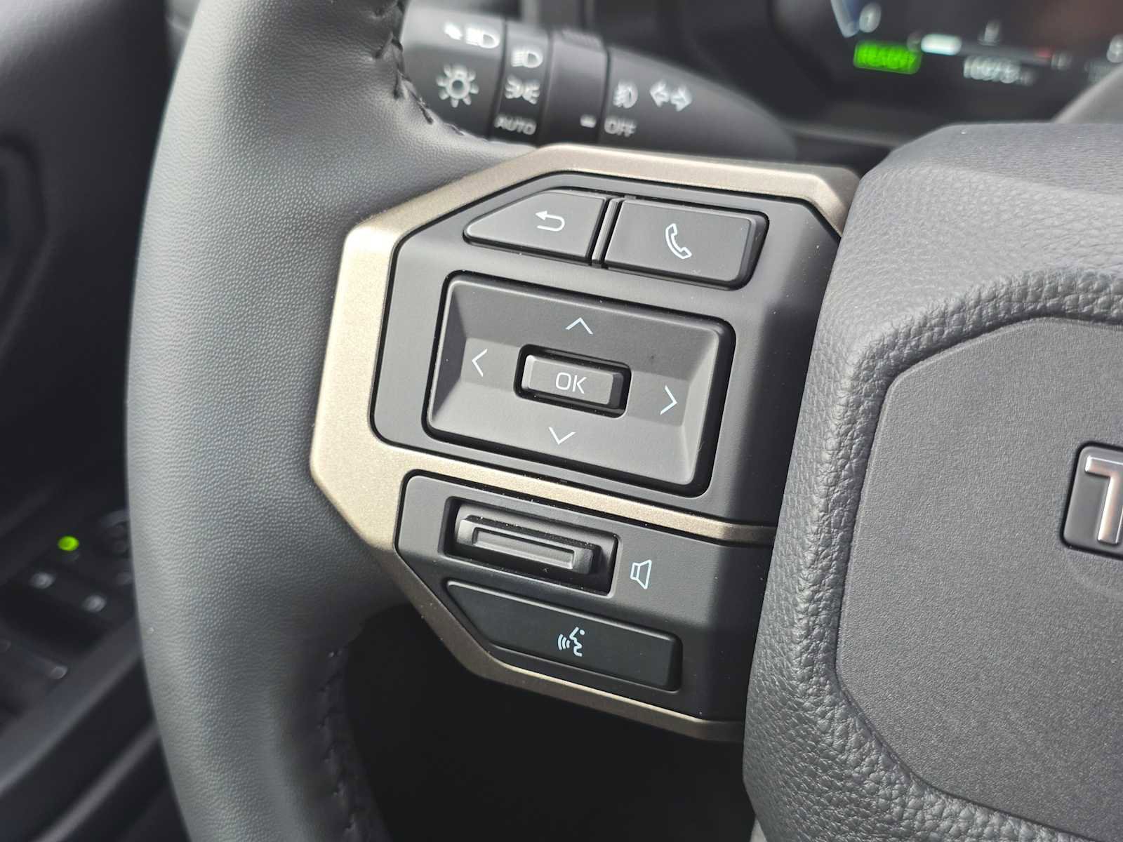 Certified 2025 Toyota Land Cruiser image 36