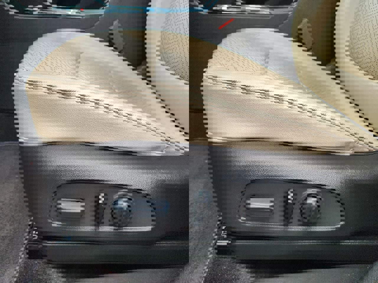 Used 2023 Buick Encore GX Essence w/ Experience Buick Package image 23