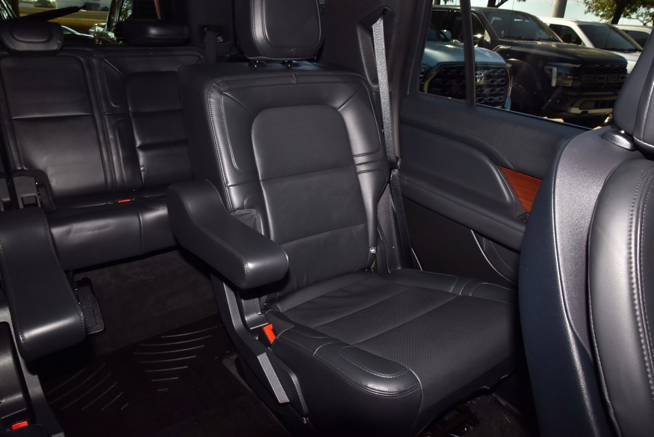 Used 2023 Lincoln Navigator 2WD image 22