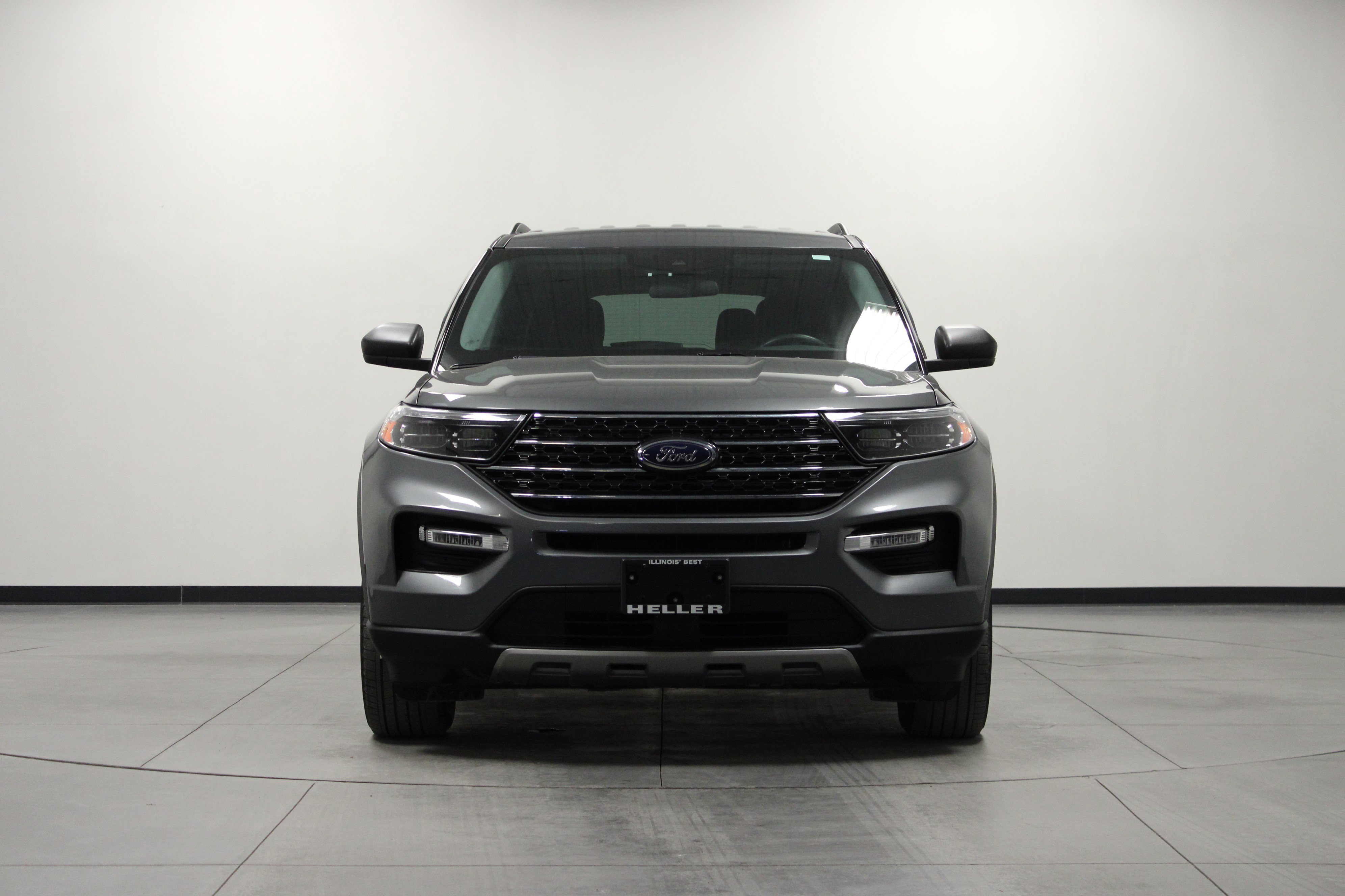 Used 2023 Ford Explorer XLT w/ Equipment Group 202A image 9