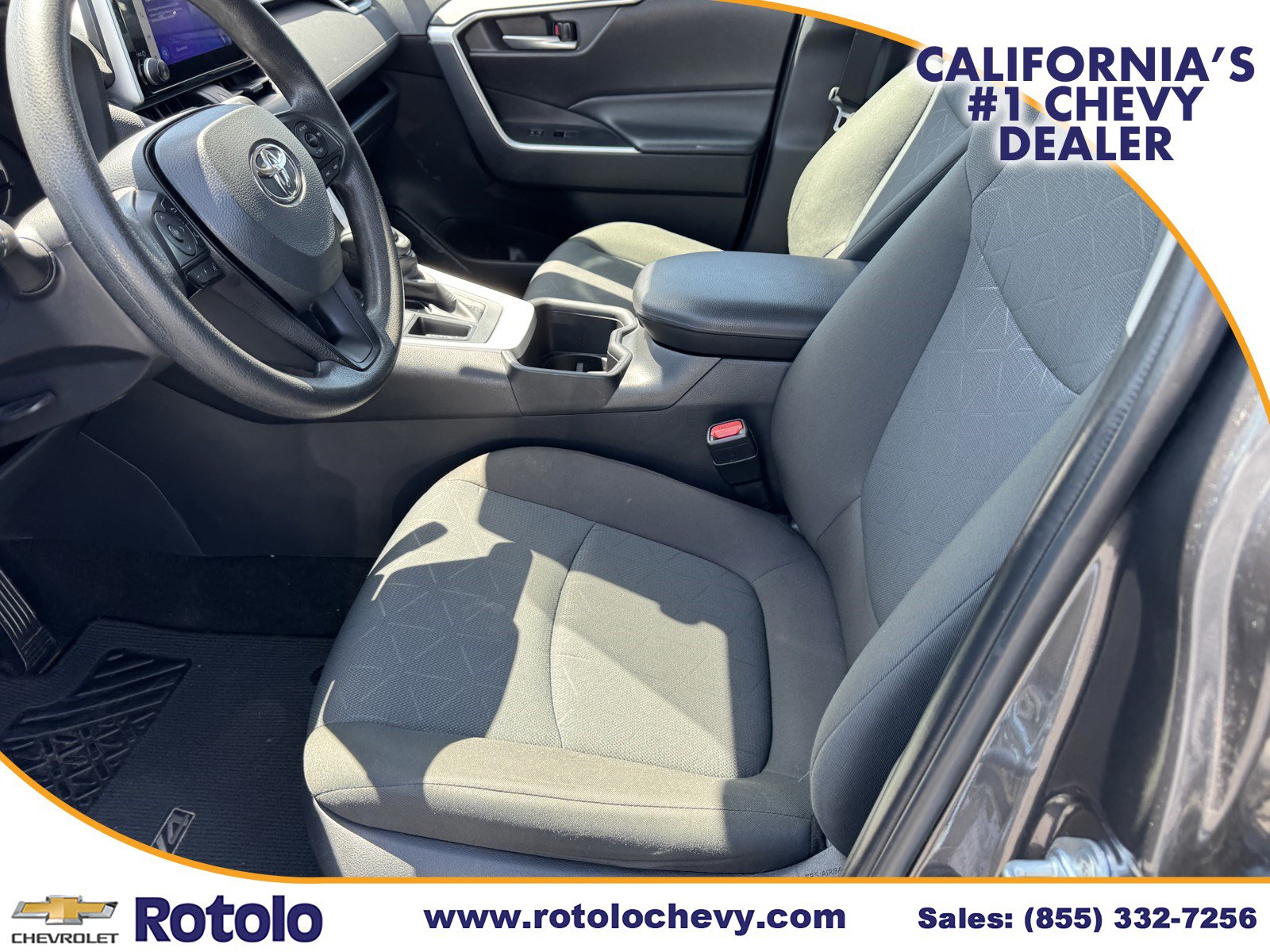 Used 2024 Toyota RAV4 XLE FWD image 17
