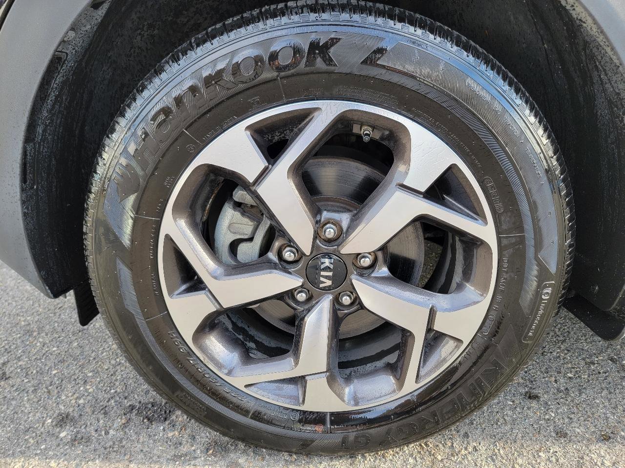 Used 2020 Kia Sportage LX image 12