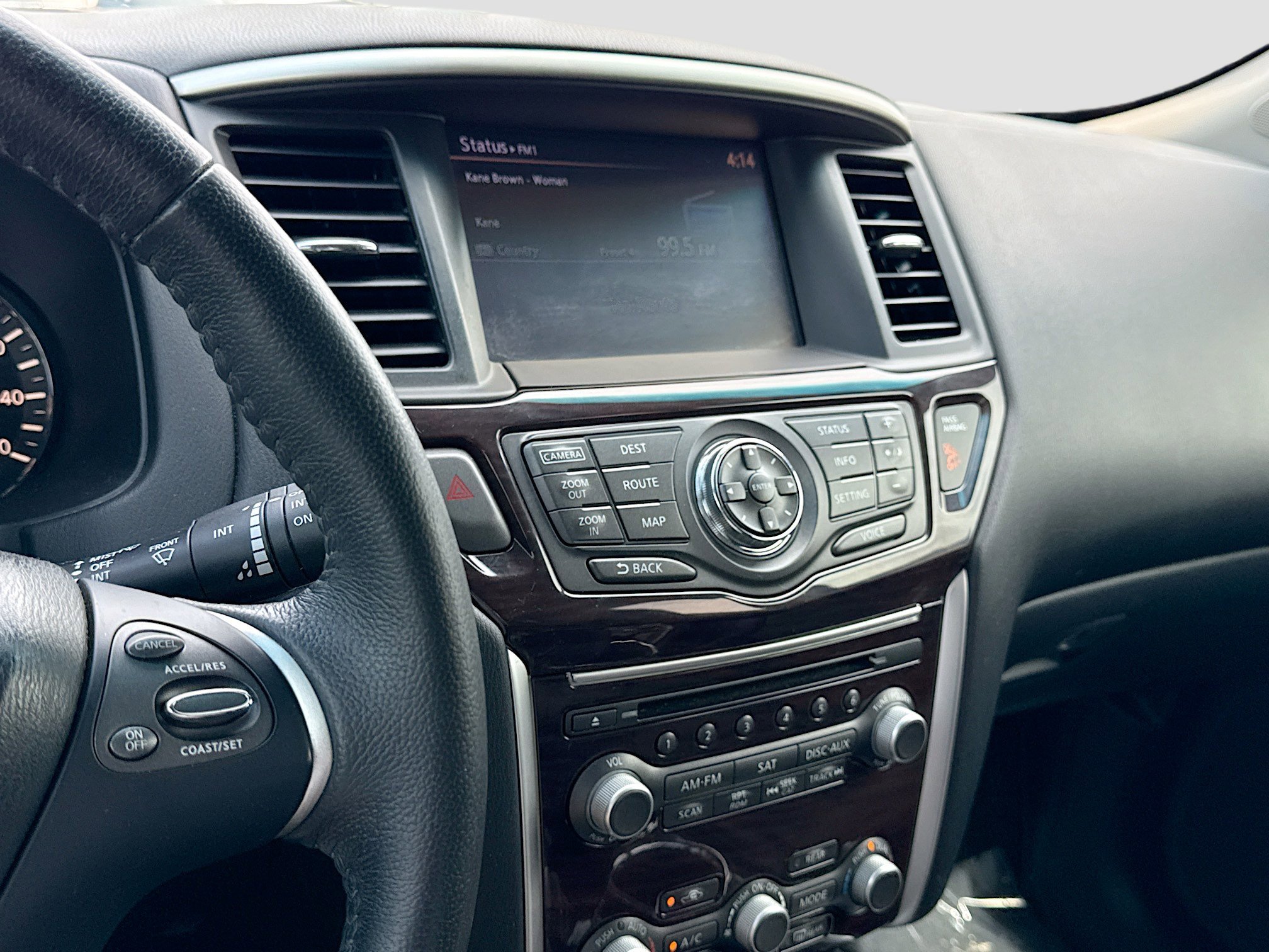 Used 2016 Nissan Pathfinder Platinum FWD image 29