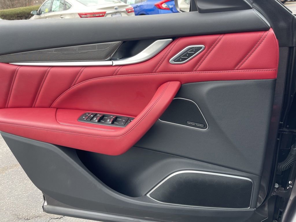 Used 2022 Maserati Levante Modena image 9