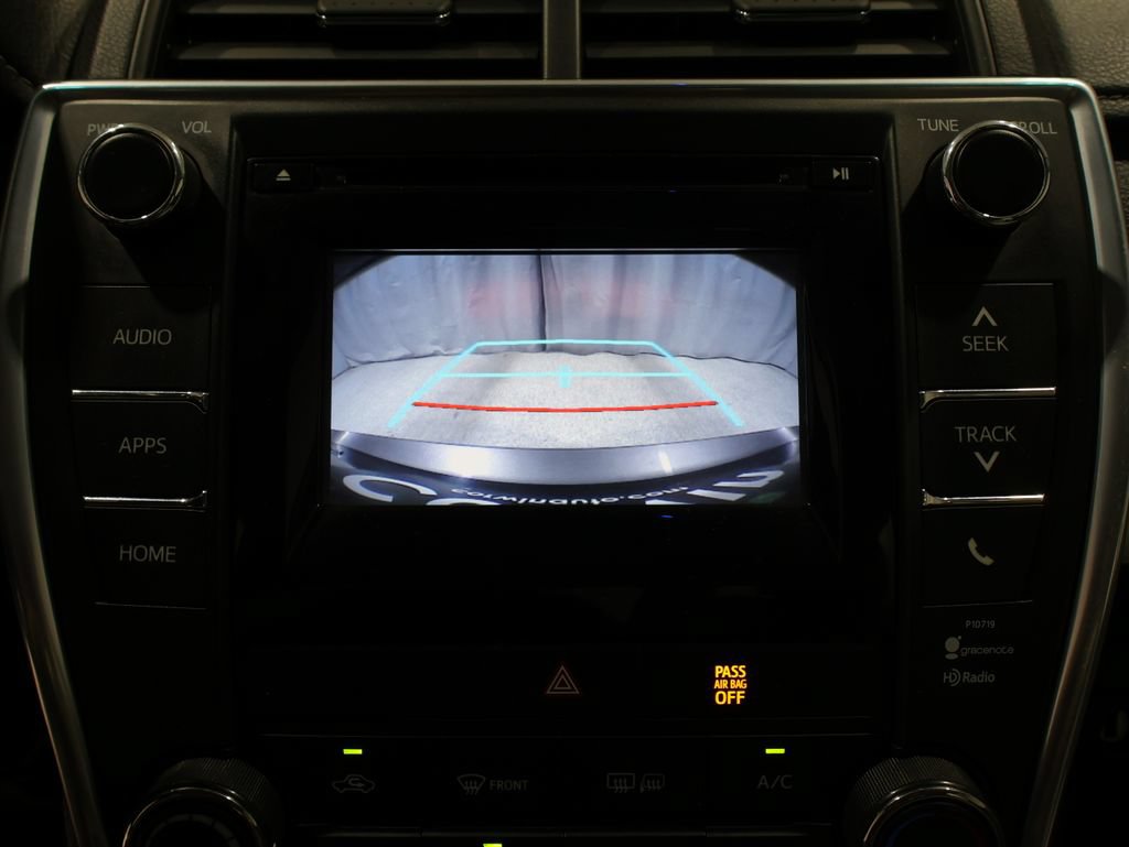 Used 2015 Toyota Camry SE FWD image 23